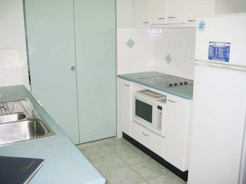 27/212 Margaret Avenue, Broadbeach QLD 4218