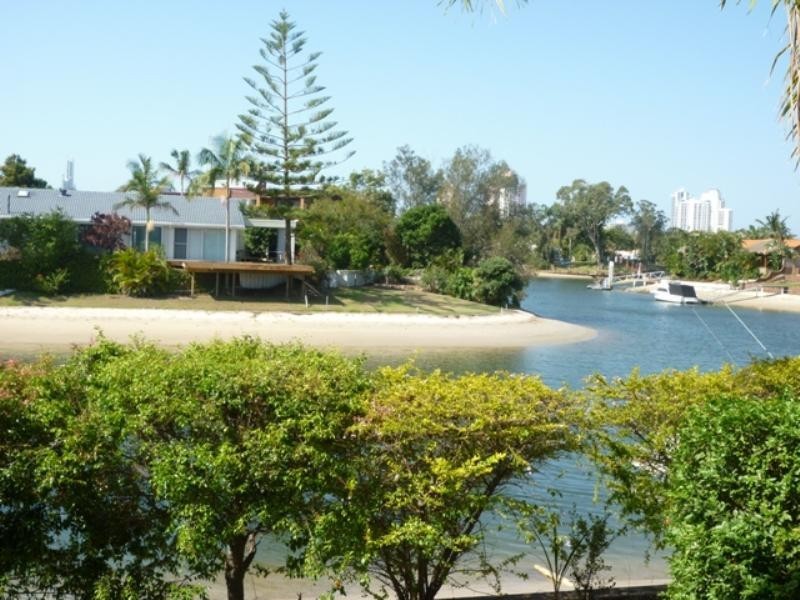 Broadbeach Waters QLD 4218