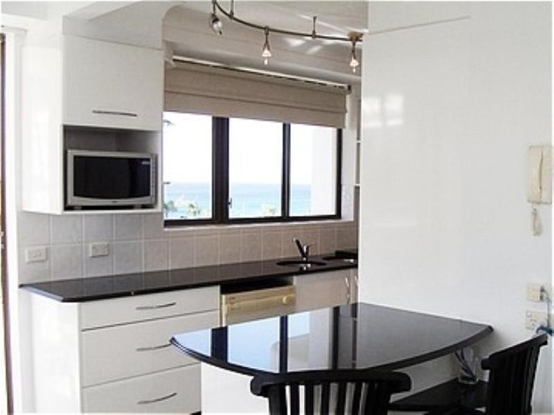 14/4 Britannia Avenue, Broadbeach QLD 4218