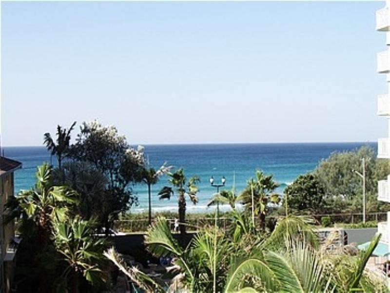 14/4 Britannia Avenue, Broadbeach QLD 4218