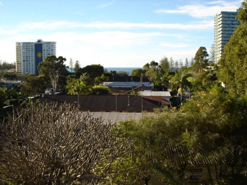 4/2 Hayle Street, Burleigh Heads QLD 4220