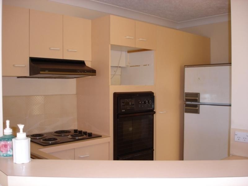 4/2 Hayle Street, Burleigh Heads QLD 4220