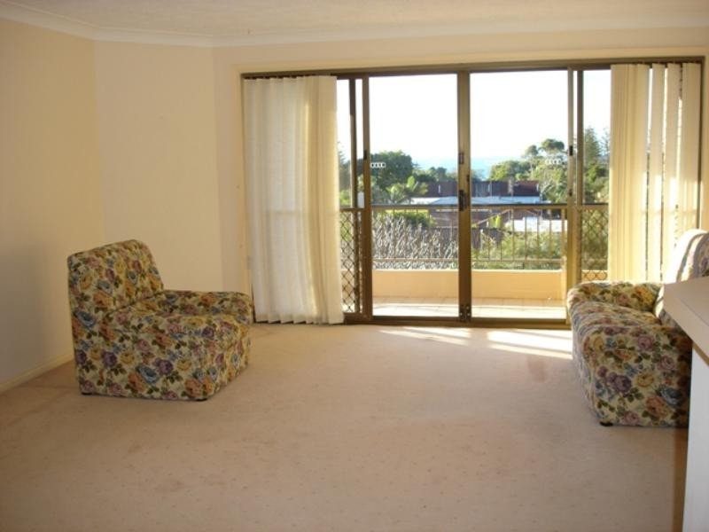 4/2 Hayle Street, Burleigh Heads QLD 4220