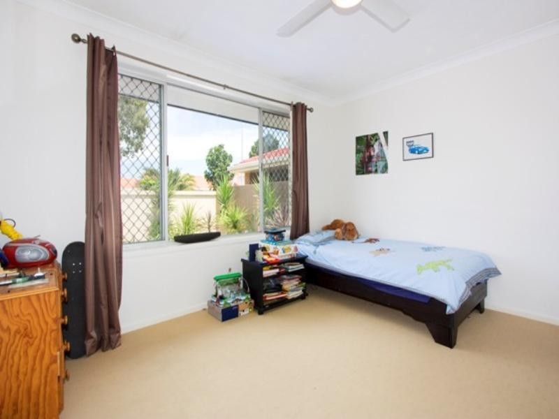 112 Sunshine Boulevard, Mermaid Waters QLD 4218