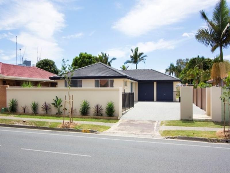 112 Sunshine Boulevard, Mermaid Waters QLD 4218