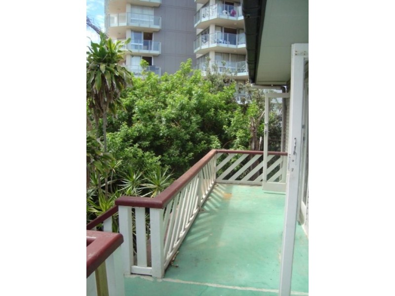 8/4 First Avenue, Burleigh Heads QLD 4220