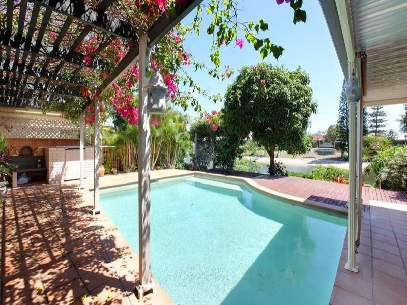 15 Driver Court, Mermaid Waters QLD 4218