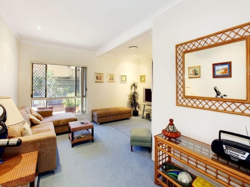 15 Driver Court, Mermaid Waters QLD 4218