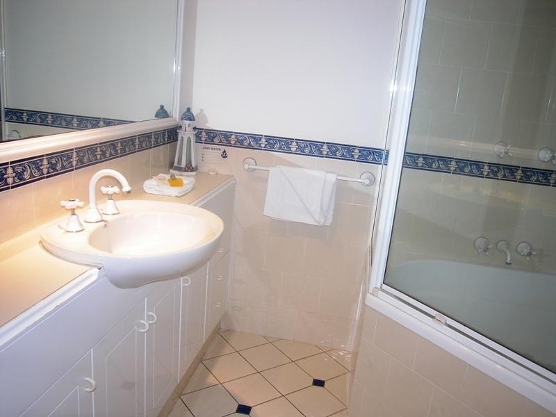 18 ‘La Grande’, 122 Old Burleigh Road, Broadbeach QLD 4218