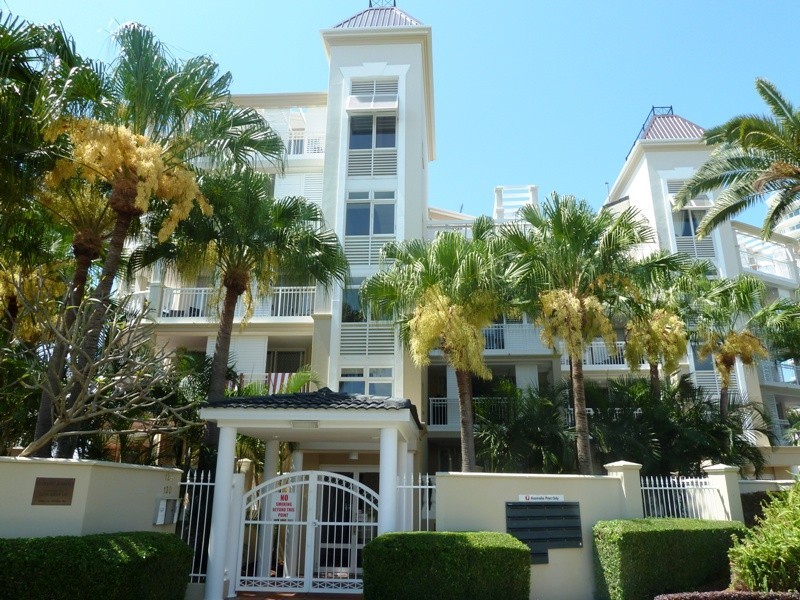 18 ‘La Grande’, 122 Old Burleigh Road, Broadbeach QLD 4218