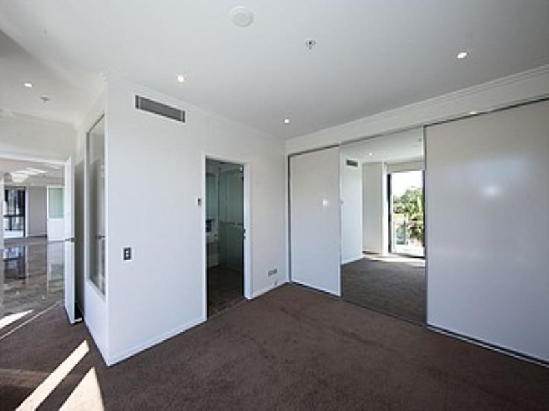 2B 173 Old Burleigh Road, Broadbeach QLD 4218