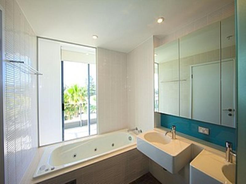 2B 173 Old Burleigh Road, Broadbeach QLD 4218