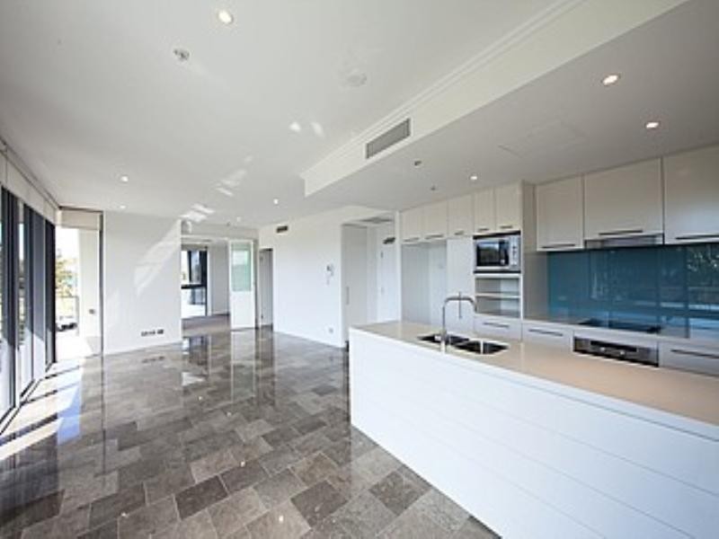 2B 173 Old Burleigh Road, Broadbeach QLD 4218