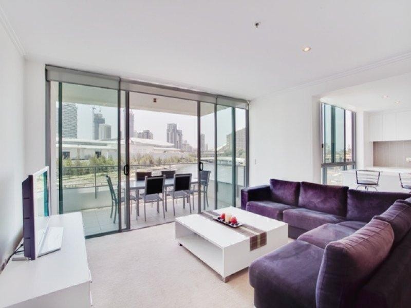 1206/33 Te Peters Drive, Broadbeach Waters QLD 4218