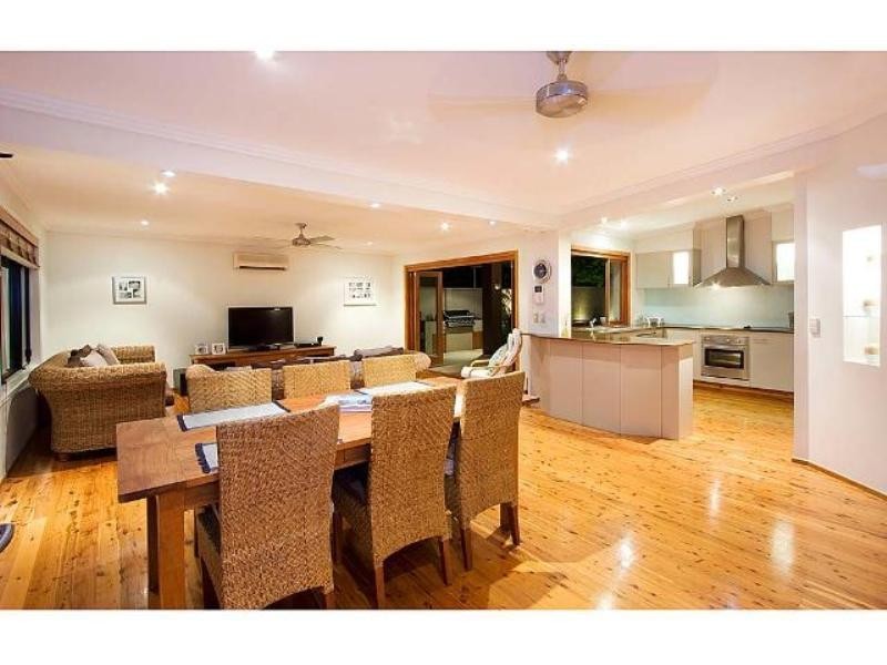 58 Allambi Avenue, Broadbeach Waters QLD 4218