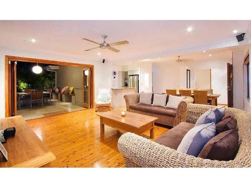 58 Allambi Avenue, Broadbeach Waters QLD 4218