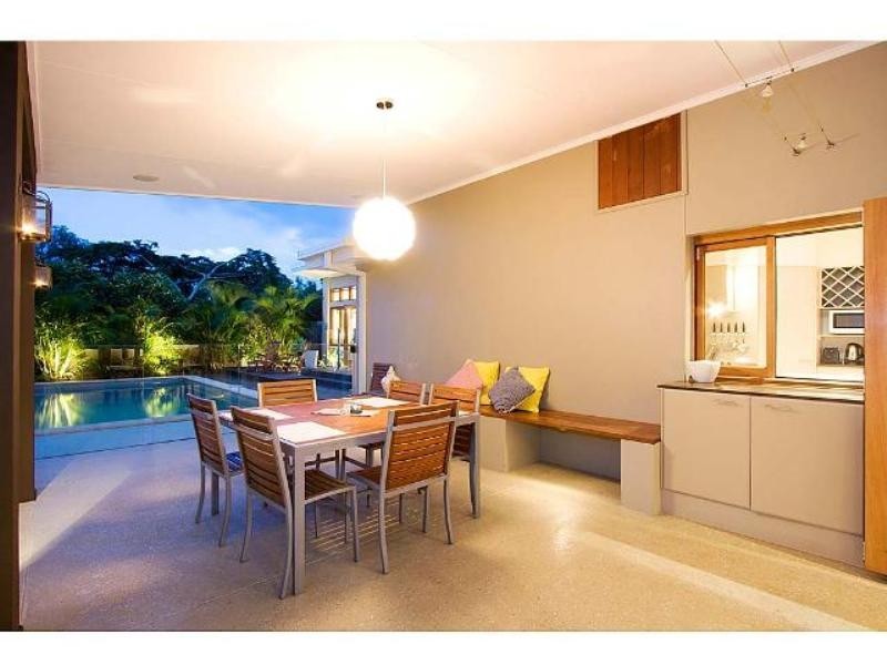 58 Allambi Avenue, Broadbeach Waters QLD 4218