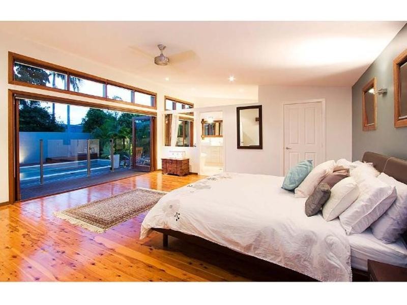 58 Allambi Avenue, Broadbeach Waters QLD 4218