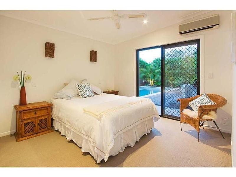 58 Allambi Avenue, Broadbeach Waters QLD 4218