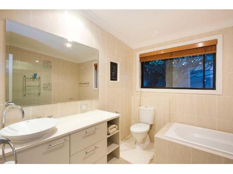 58 Allambi Avenue, Broadbeach Waters QLD 4218