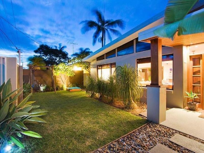 58 Allambi Avenue, Broadbeach Waters QLD 4218