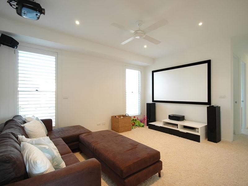 37 Petrel Avenue, Mermaid Beach QLD 4218