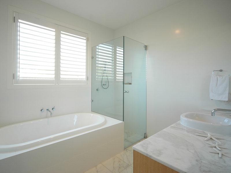 37 Petrel Avenue, Mermaid Beach QLD 4218