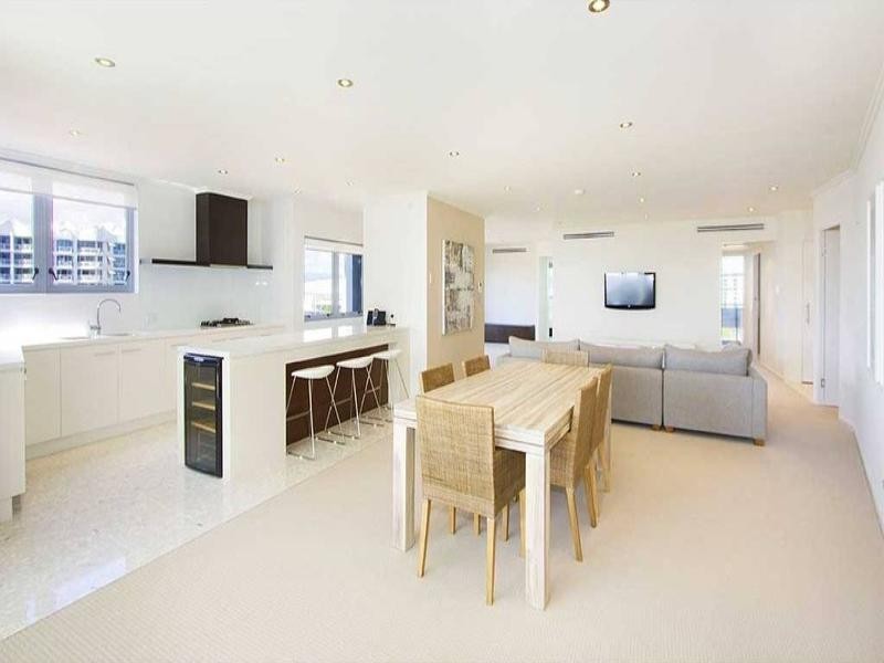 13/120 ‘Surf 120′ Surf Parade, Broadbeach QLD 4218