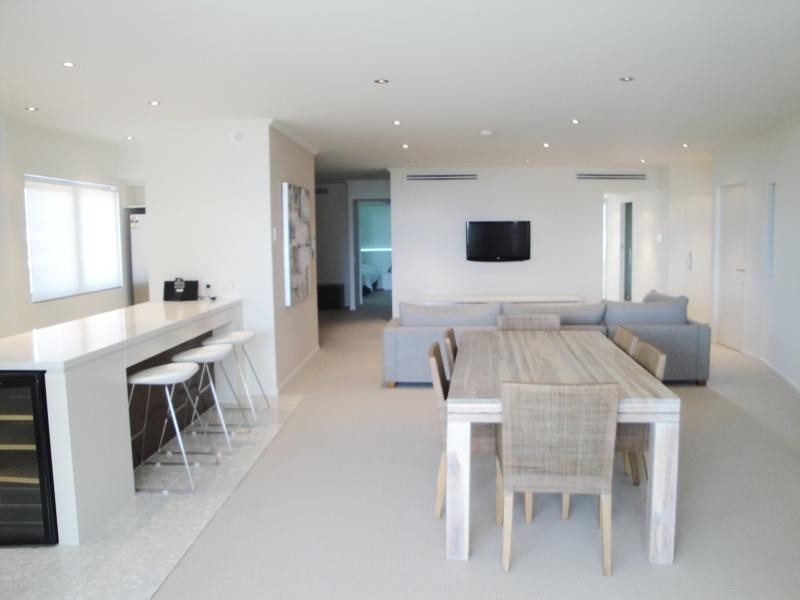 13/120 ‘Surf 120′ Surf Parade, Broadbeach QLD 4218