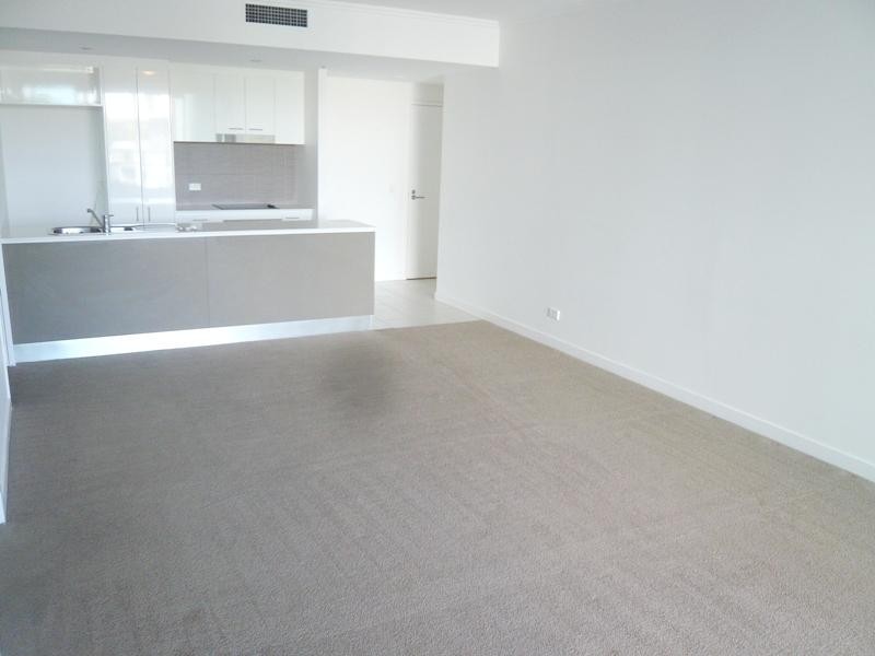 2218/33 Te Peters Drive “Freshwater Point”, Broadbeach Waters QLD 4218