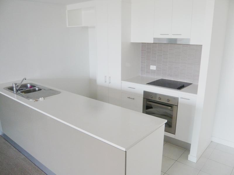 2218/33 Te Peters Drive “Freshwater Point”, Broadbeach Waters QLD 4218