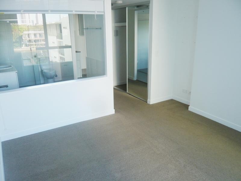 2218/33 Te Peters Drive “Freshwater Point”, Broadbeach Waters QLD 4218