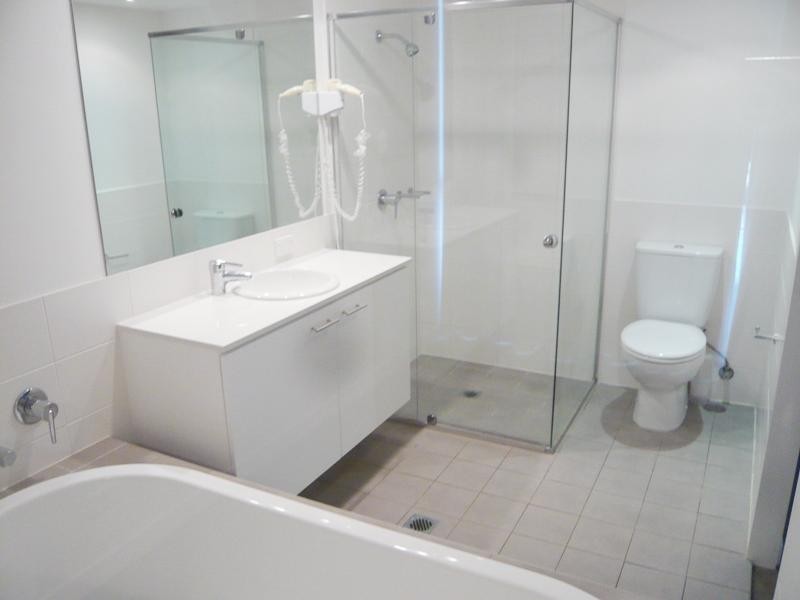 2218/33 Te Peters Drive “Freshwater Point”, Broadbeach Waters QLD 4218