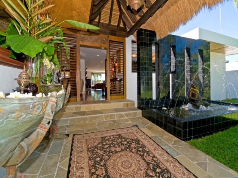 31 Park Avenue, Broadbeach Waters QLD 4218