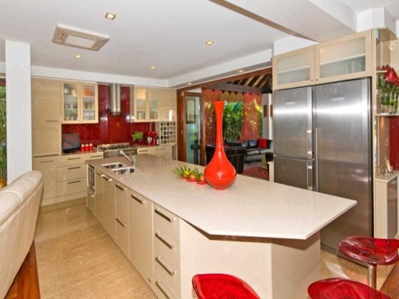 31 Park Avenue, Broadbeach Waters QLD 4218