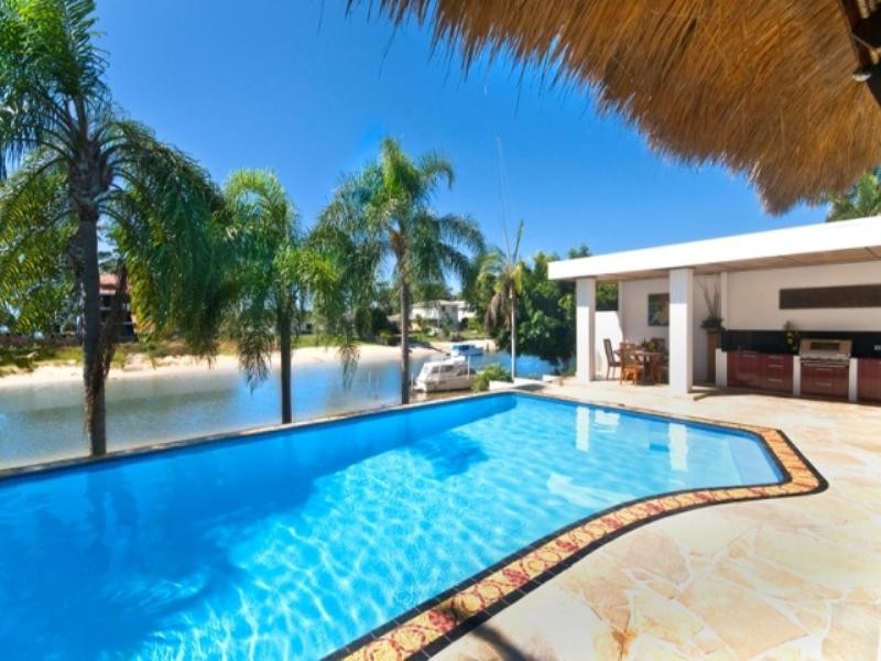 31 Park Avenue, Broadbeach Waters QLD 4218