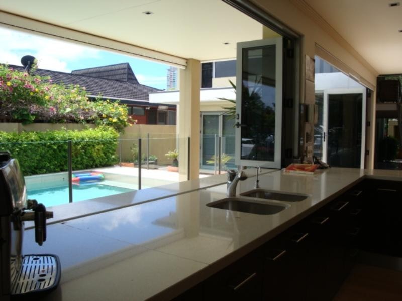 6 Biggs Place, Southport QLD 4215