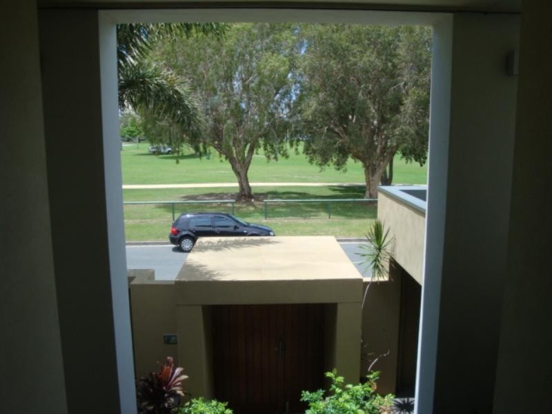 6 Biggs Place, Southport QLD 4215