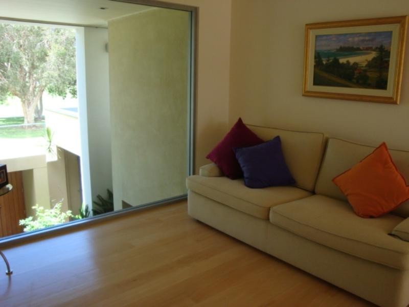 6 Biggs Place, Southport QLD 4215