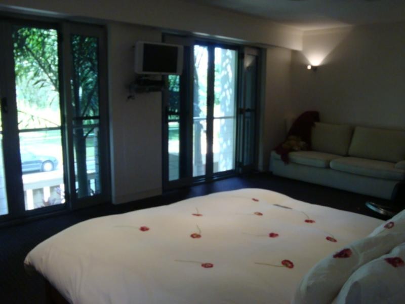 6 Biggs Place, Southport QLD 4215