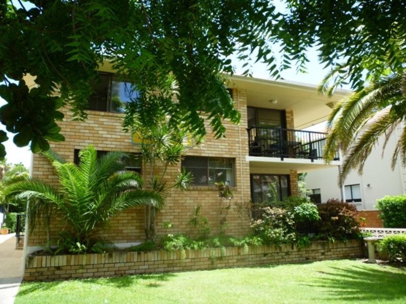 4 ‘Surf 200′, 200 Surf Parade, Surfers Paradise QLD 4217