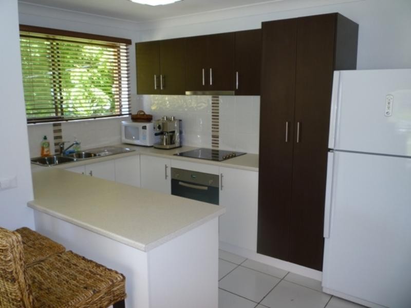 4 ‘Surf 200′, 200 Surf Parade, Surfers Paradise QLD 4217