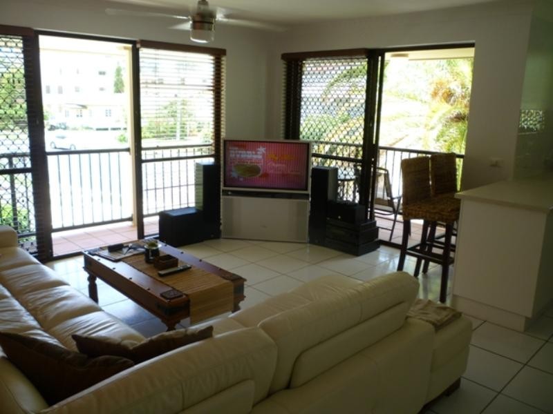 4 ‘Surf 200′, 200 Surf Parade, Surfers Paradise QLD 4217