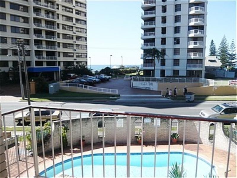 7/55 Old Burleigh Road, Broadbeach QLD 4218
