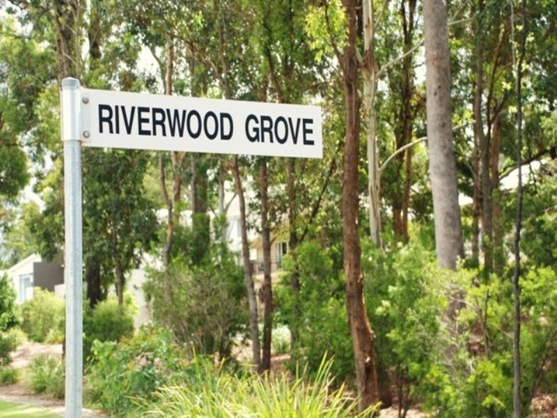 5017 Riverwood Grove, Benowa QLD 4217