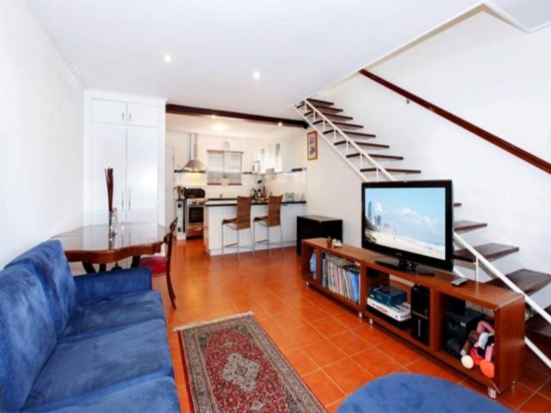 2 ‘Aztec Court’, 38 Sunbrite Avenue, Mermaid Beach QLD 4218