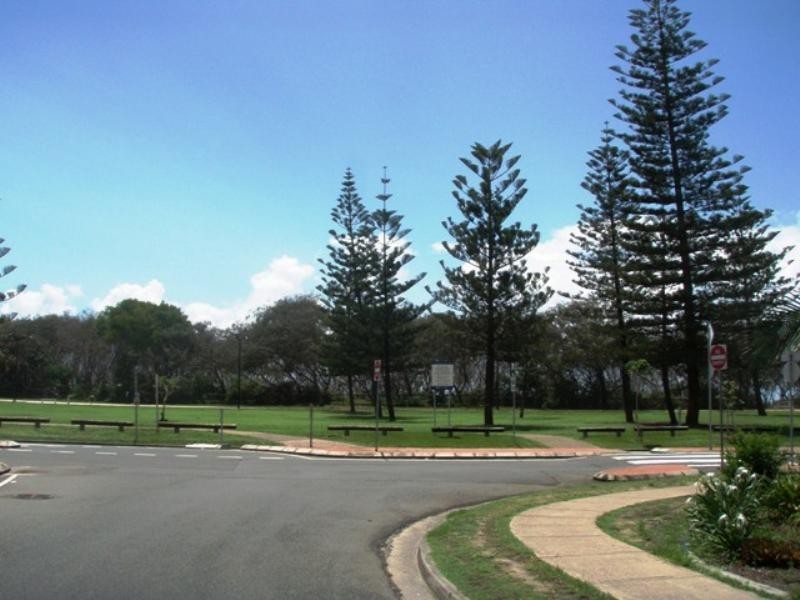 2/2 Alexandra Avenue, Mermaid Beach QLD 4218