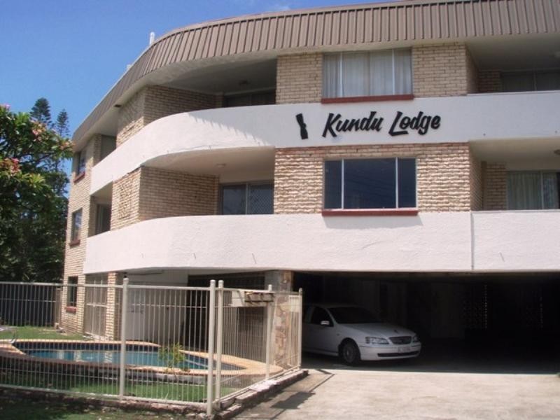 2/2 Alexandra Avenue, Mermaid Beach QLD 4218