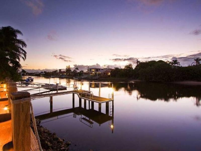 13 Savoy Drive, Broadbeach Waters QLD 4218