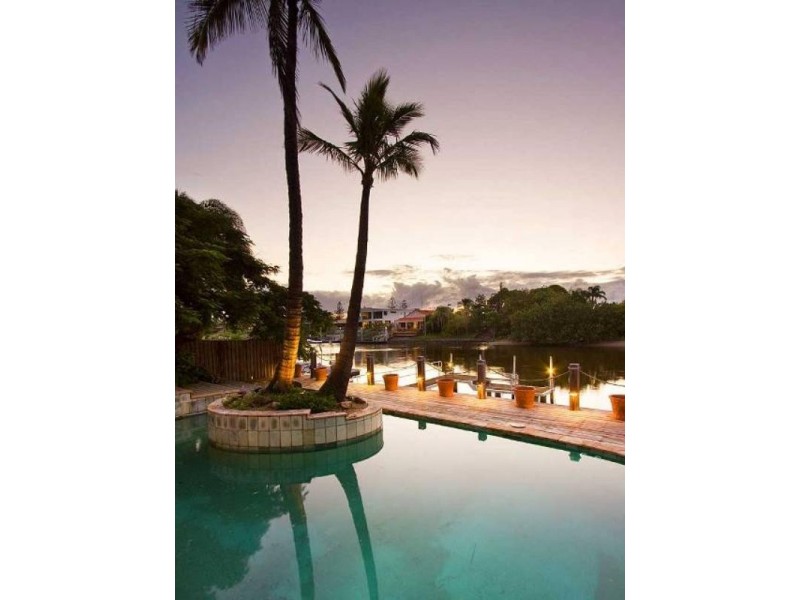 13 Savoy Drive, Broadbeach Waters QLD 4218